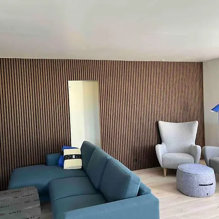 Flot Renoveret Sommerhus, Taet Pa Vandet Nyaraló