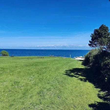 Flot Renoveret Sommerhus, Taet Pa Vandet Nyaraló